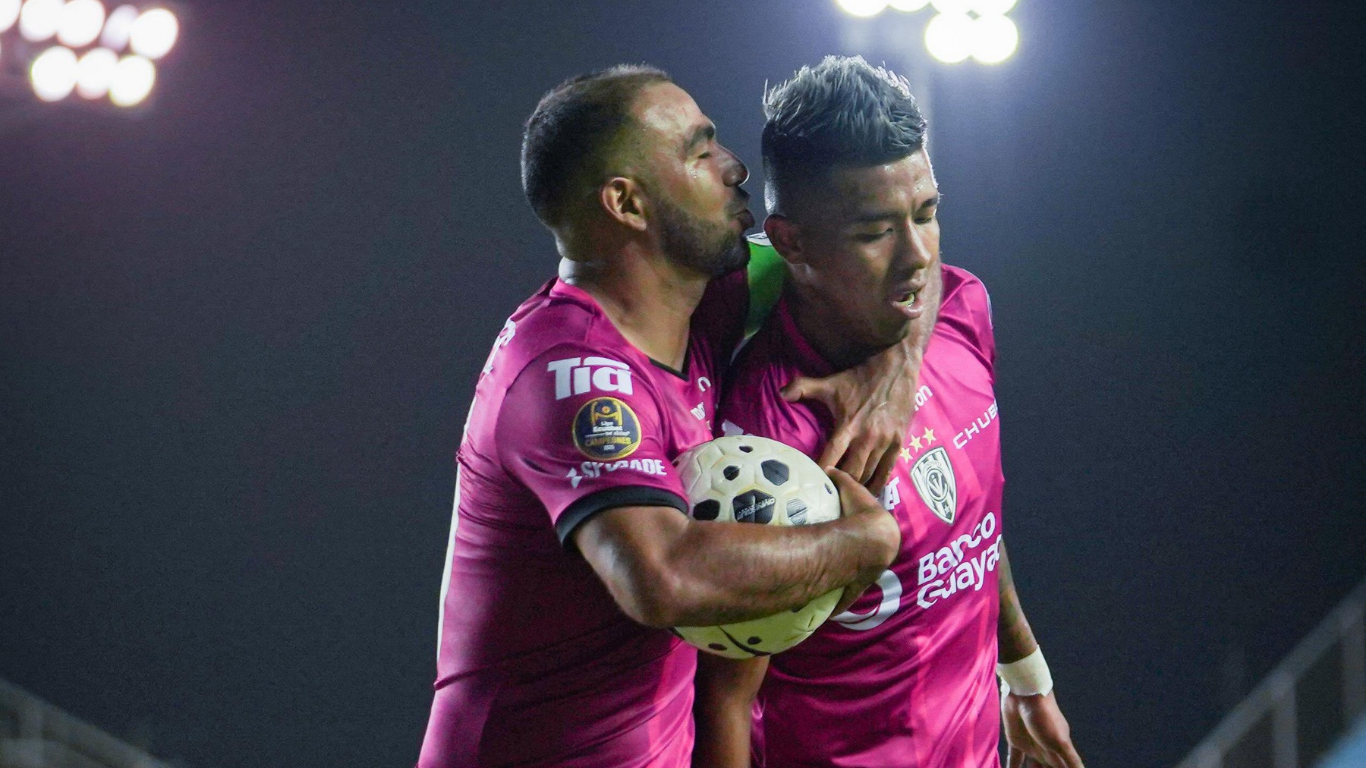 Con doblete de Aarón Rodríguez, Independiente del Valle venció al Manta y es líder de la LigaPro