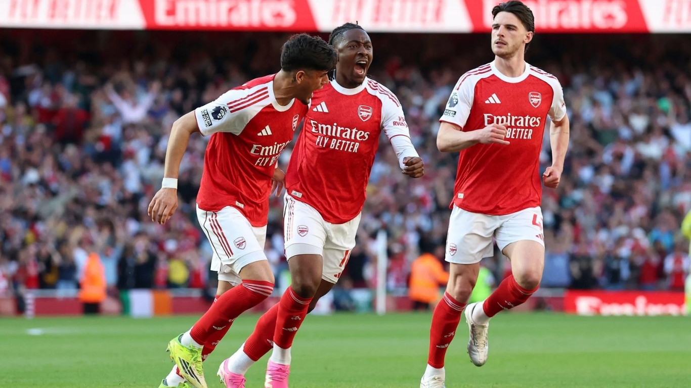 Piero Hincapié clave y figura en el triunfo del Arsenal ante el Newcastle en la Premier League