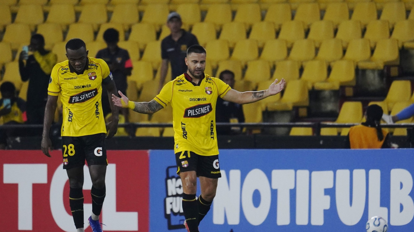 Barcelona derrota con dramatismo a Boca Juniors y se mantiene con vida en la Copa Libertadores