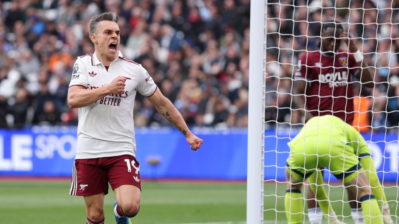 El Arsenal de Piero Hincapié venció al West Ham y se acerca al título en la Premier League