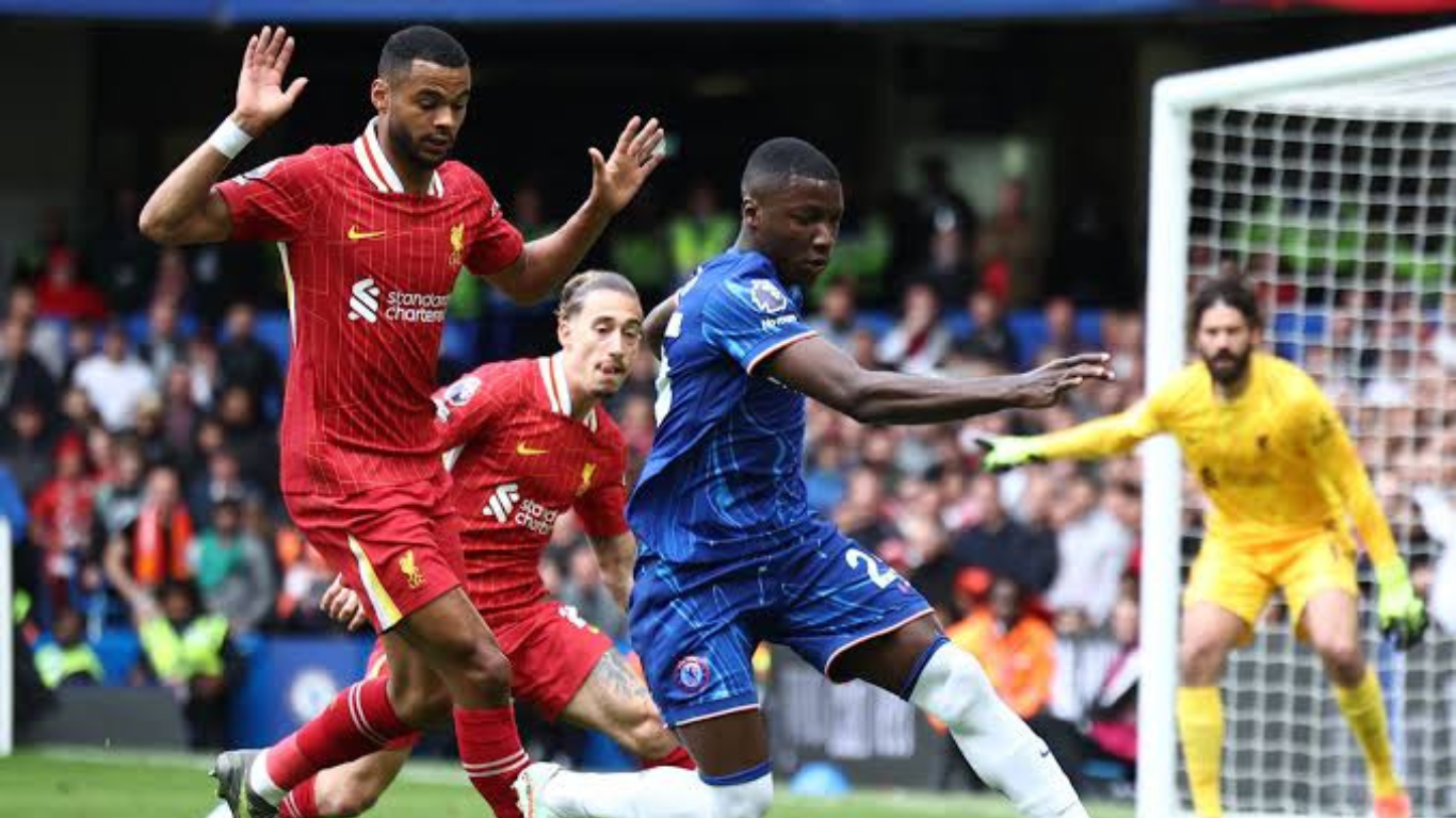 Con Moisés Caicedo el Chelsea igualó ante el Liverpool en la Premier League