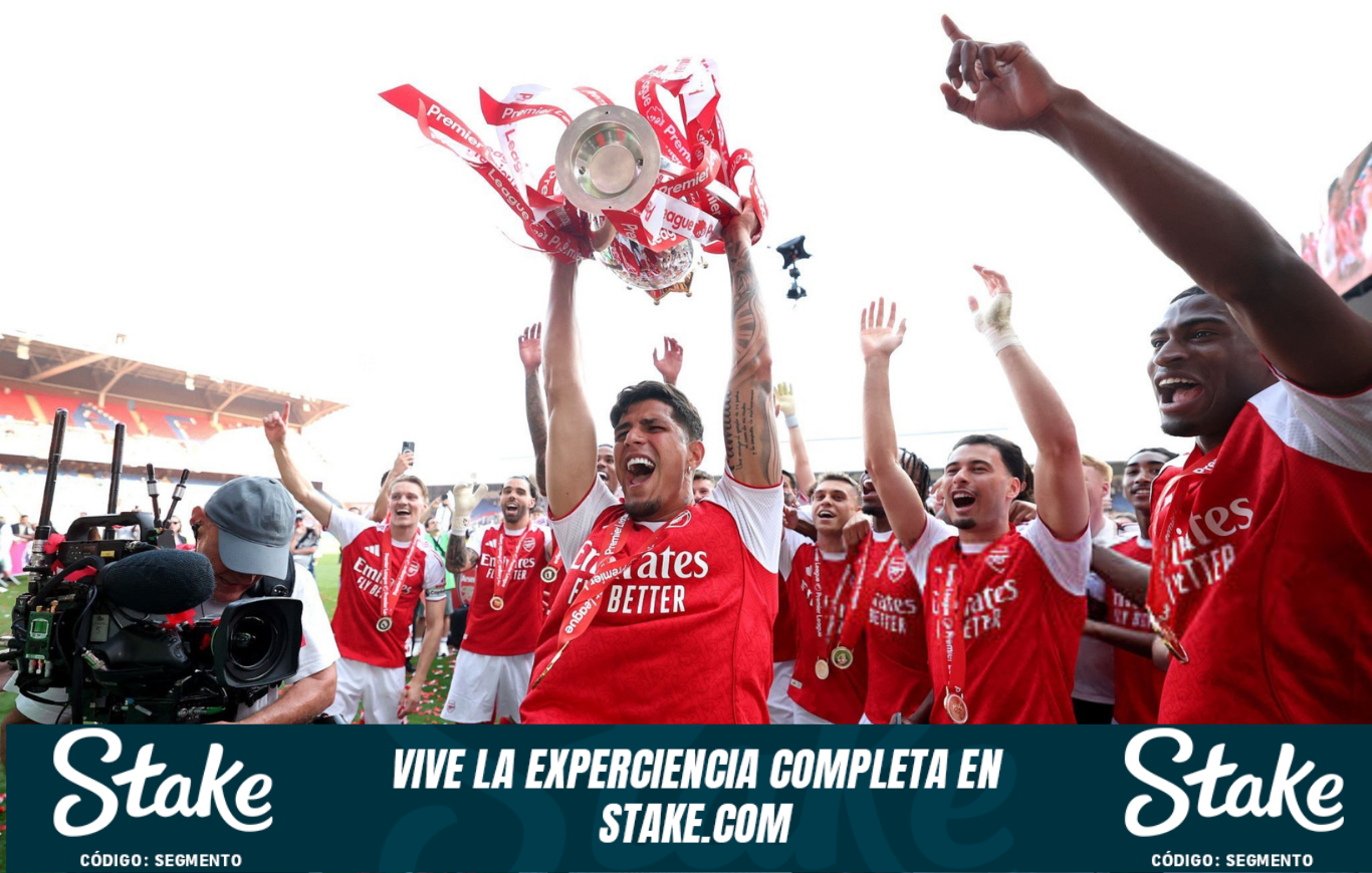 Piero Hincapié lidera el festejo del Arsenal al levantar el título de campeón en la Premier League