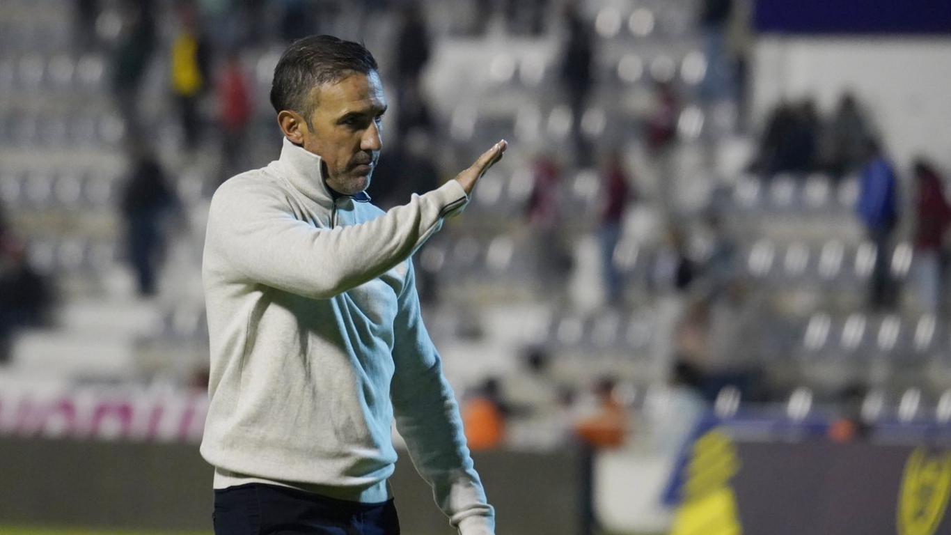 ¿Emelec se queda sin técnico? Esto es lo que se sabe sobre Vicente Sánchez