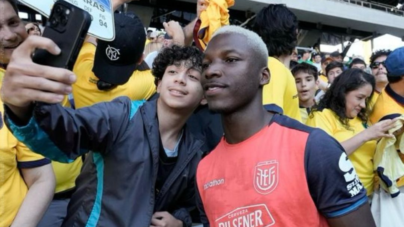 Hinchas ecuatorianos en EE.UU. vivieron jornada inolvidable con la Tricolor